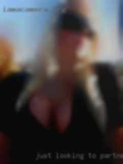 Just looking to partner naked make a new FWB.
